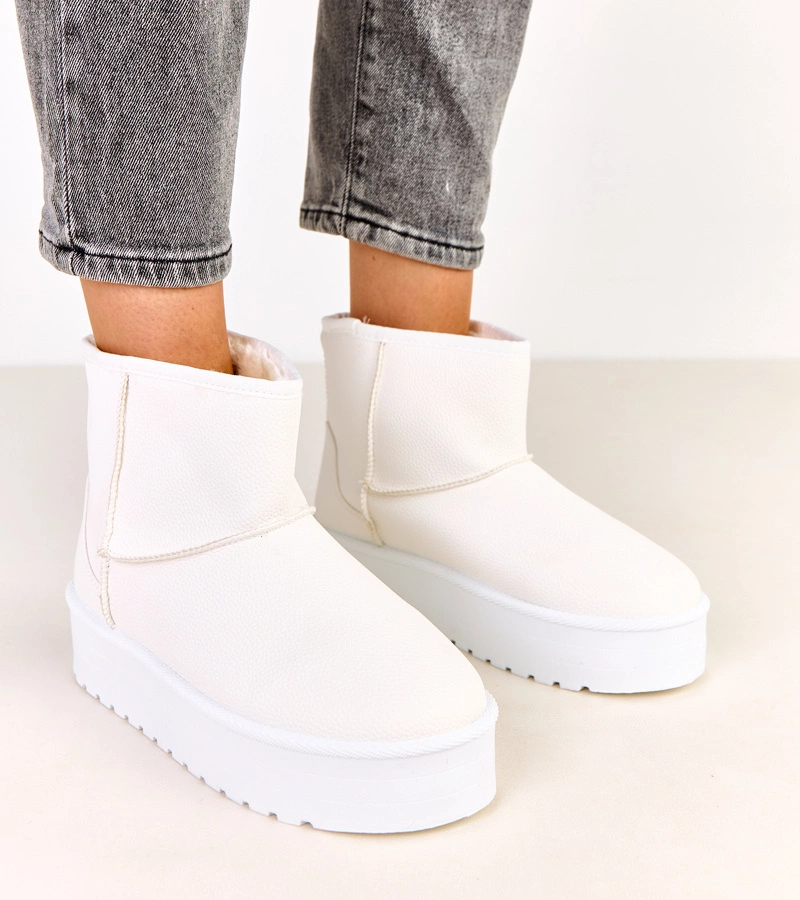 Białe niskie śniegowce na platformie z ekoskóry Reinol