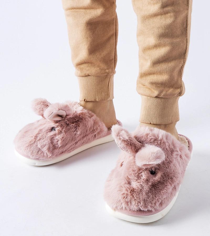 Różowe ciepłe kapcie z uszami Daniele