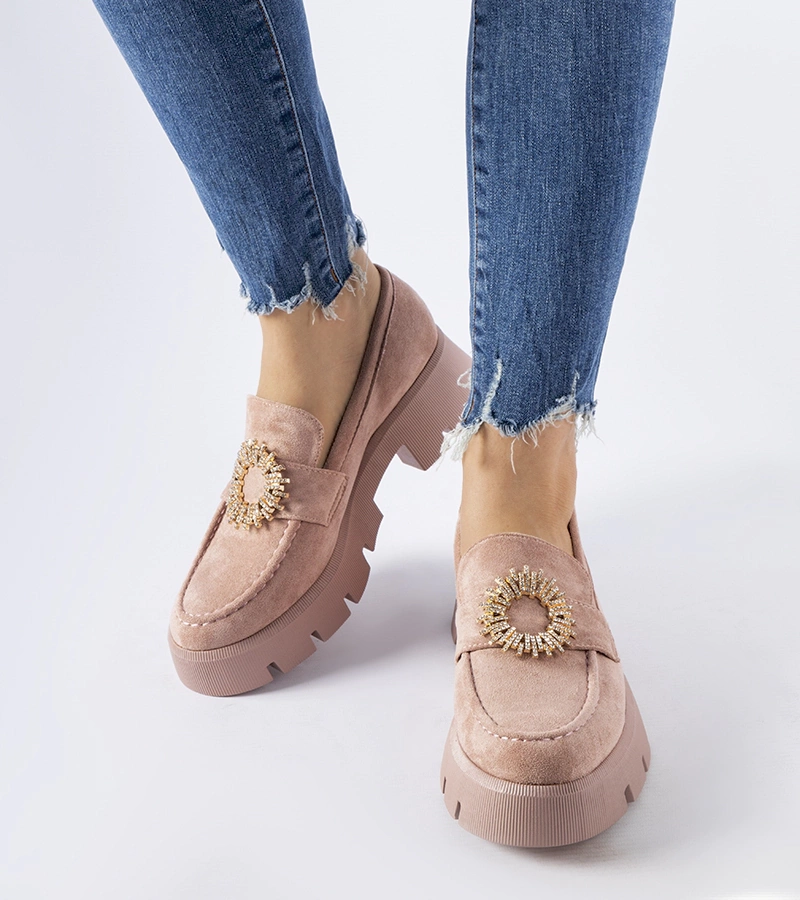 Różowe mokasyny ozdobione klamerką Stanislas