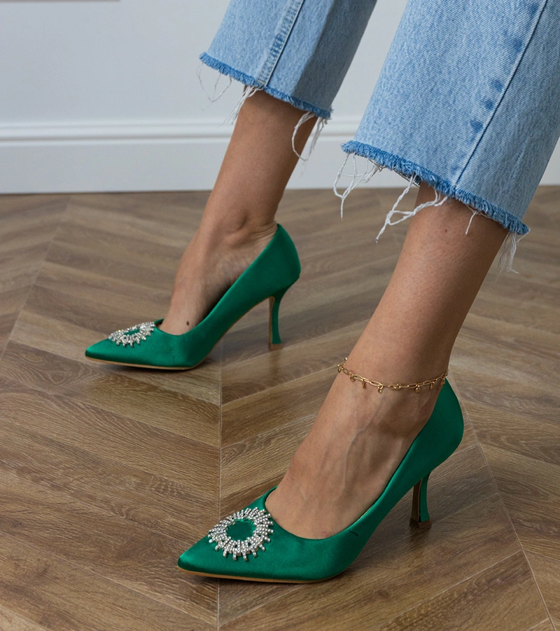 Zielone czółenka satynowe z cyrkoniami Bellira