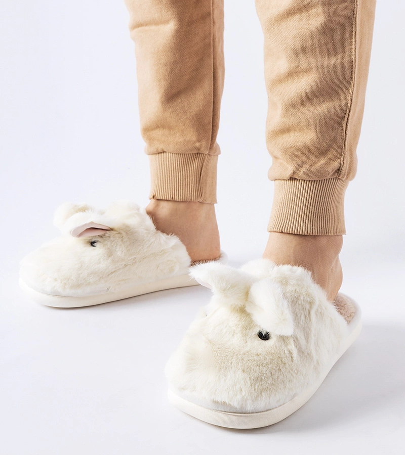 Białe ciepłe kapcie z uszami Daniele