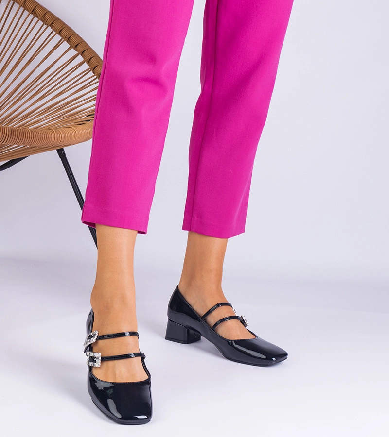 Czarne czółenka lakierowane z klamrą z cyrkoniami Viansol