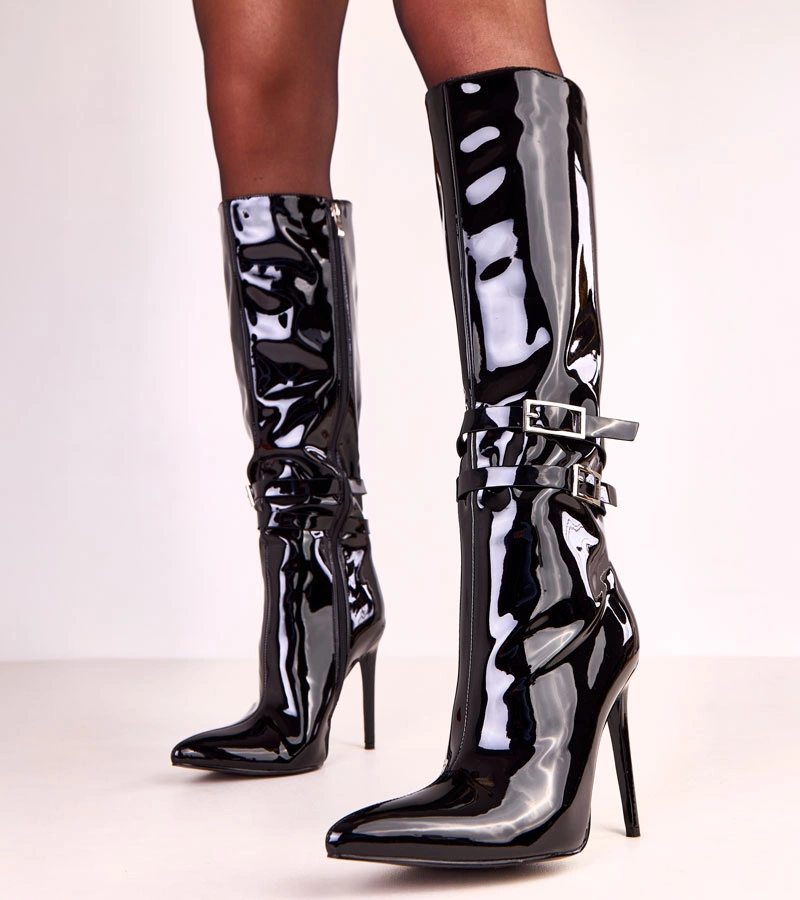 Czarne kozaki lakierowane z ozdobną sprzączką Asheris