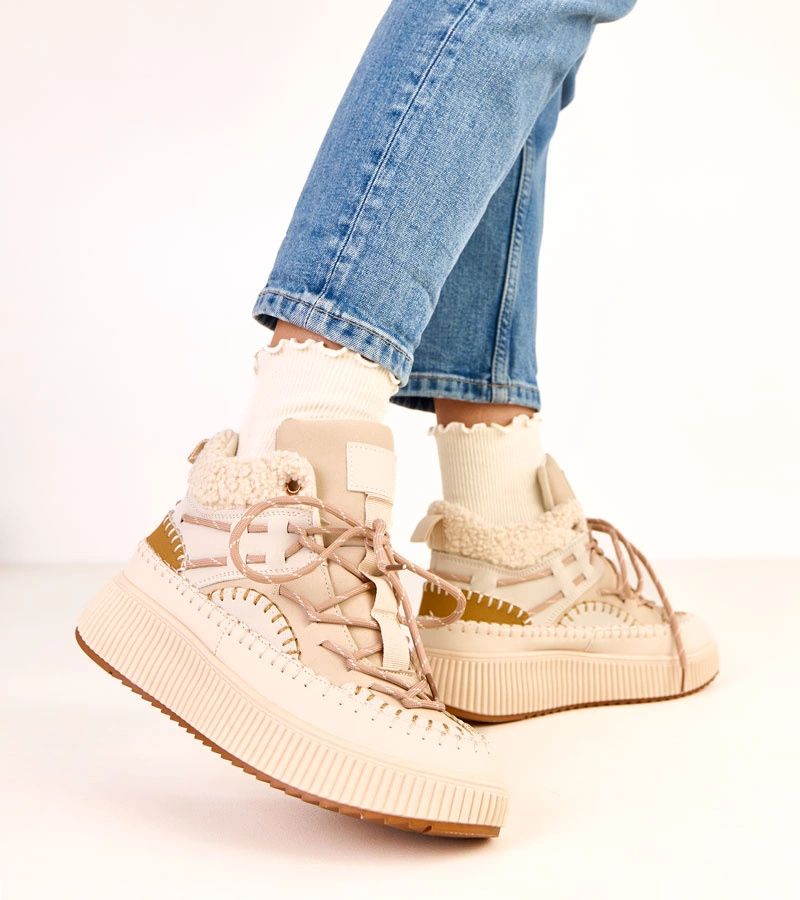 Beżowe sznurowane śniegowce z futerkiem Lesly