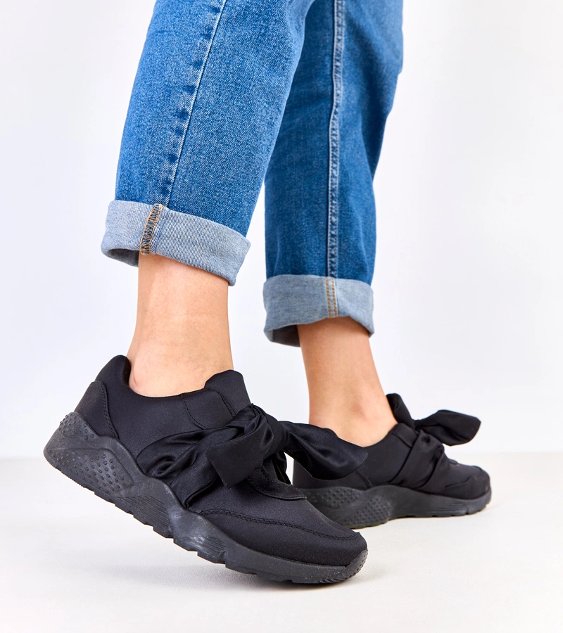 Czarne sneakersy wsuwane z kokardką Janesa