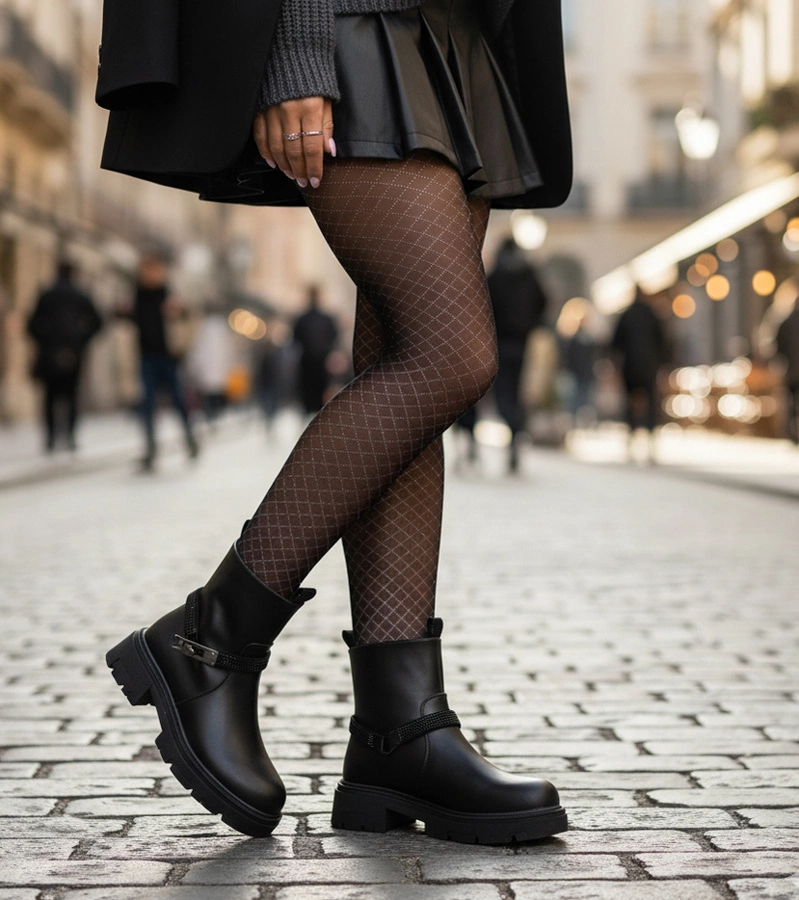 Czarne botki na platformie zdobione cyrkoniami Nathe