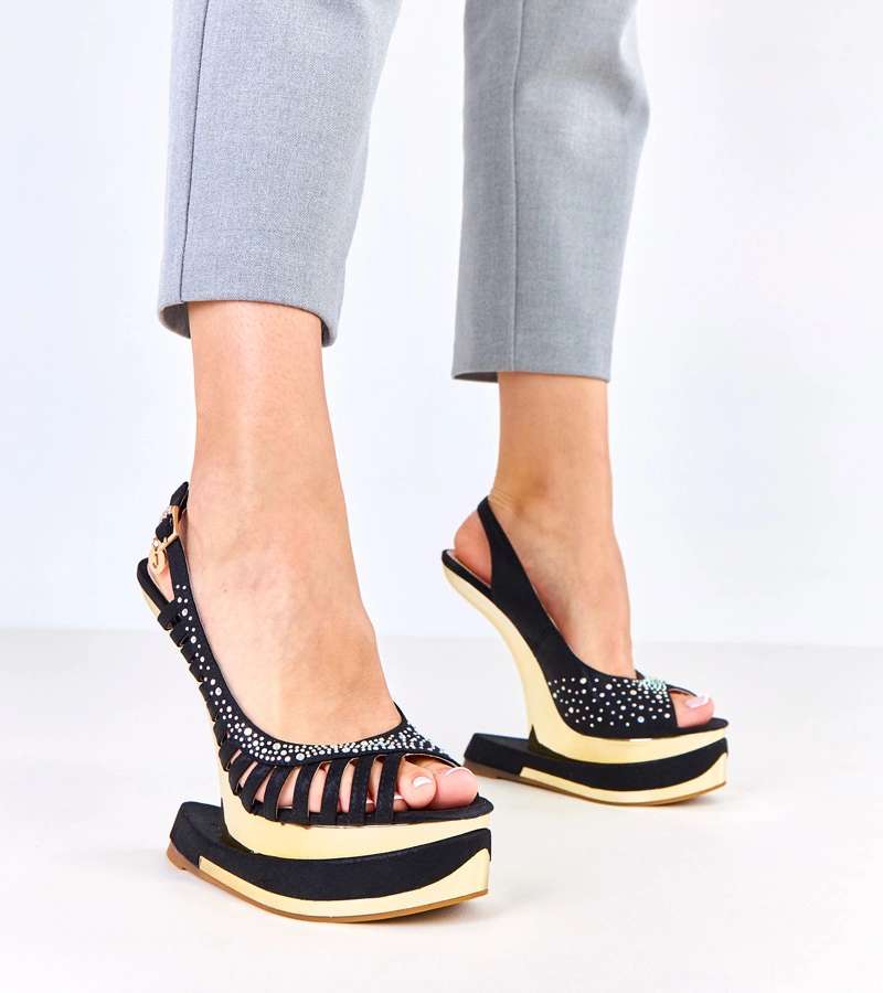 Czarne sandały z cyrkoniami na futurystycznym obcasie Kenni