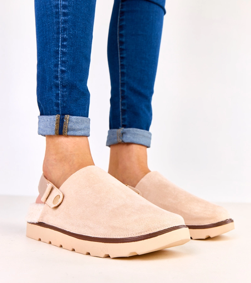 Beżowe zabudowane kapcie ocieplane z zapięciem Unseta