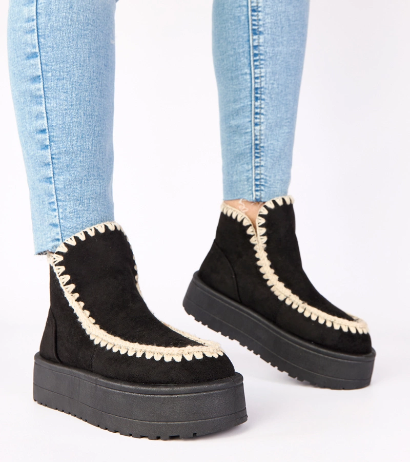 Czarne śniegowce na platformie z ozdobnym haftem Alwena