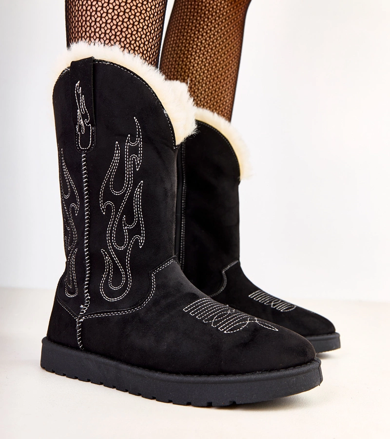 Czarne śniegowce z haftem na cholewce Darena