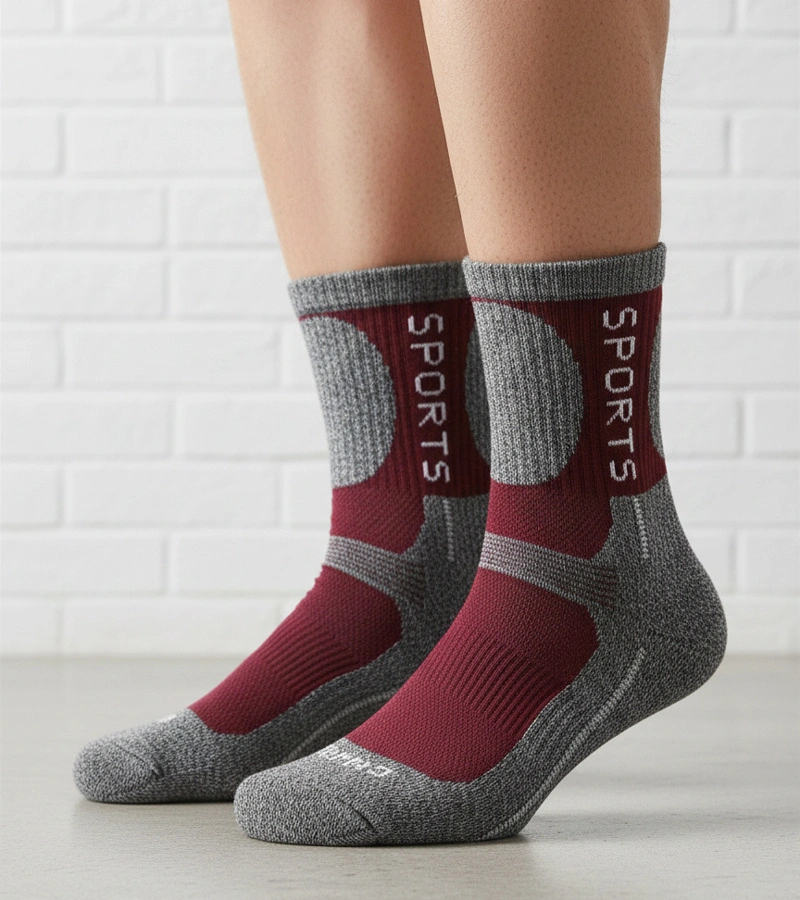 Szare ciepłe skarpetki z bordowym akcentem Siera
