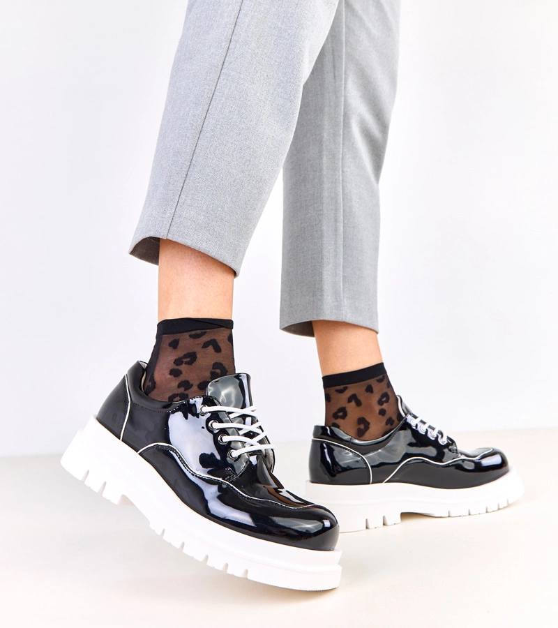 Czarne półbuty na masywnej podeszwie Cheshire