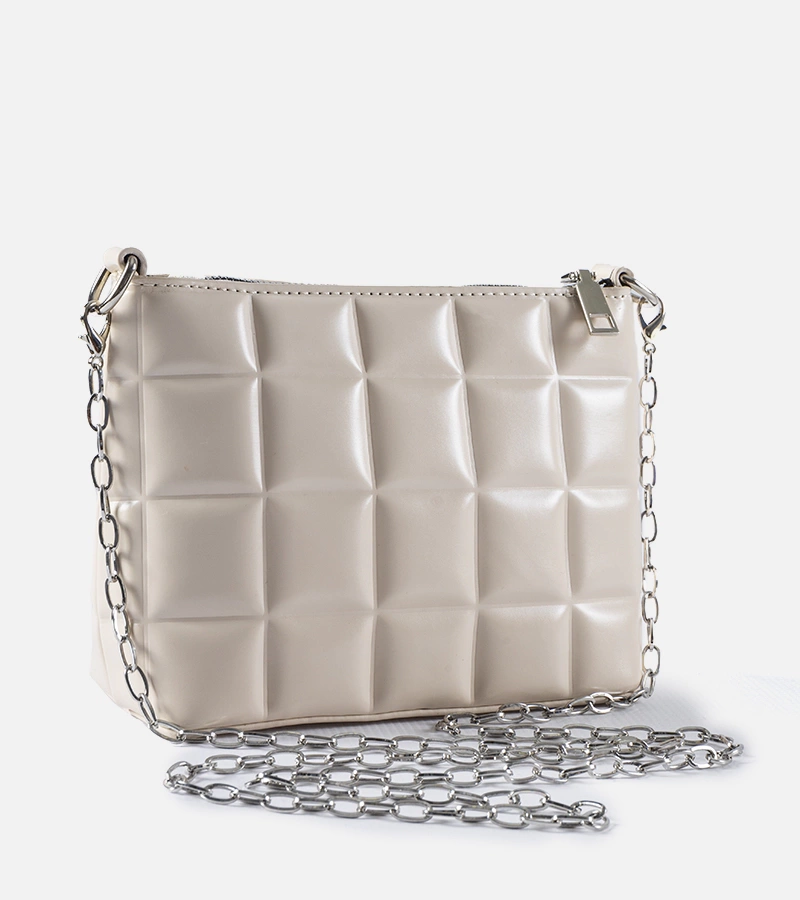 Biała torebka pikowana z łańcuszkiem Laas