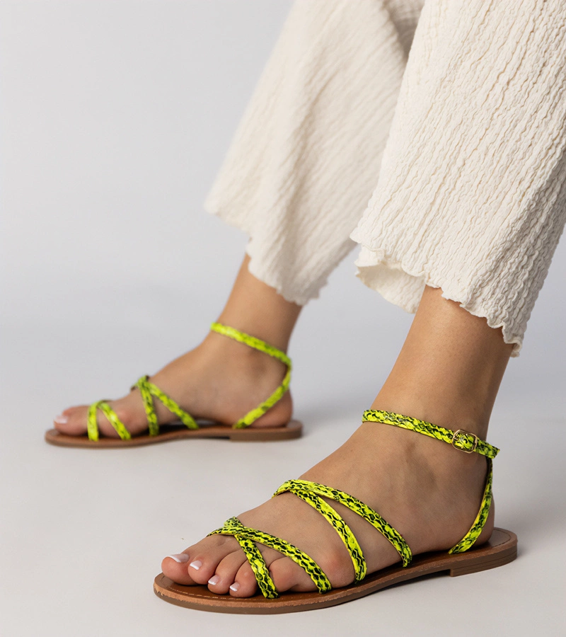 Żółte sandały na płaskiej podeszwie Kates