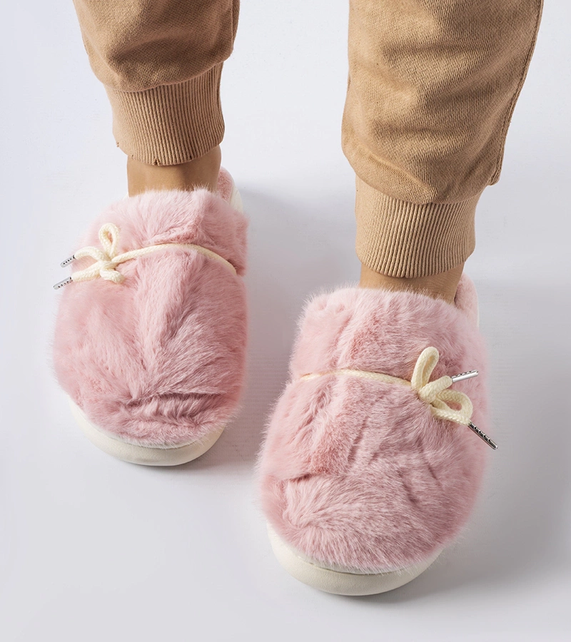 Różowe kapcie z ozdobnym sznureczkiem Medoro