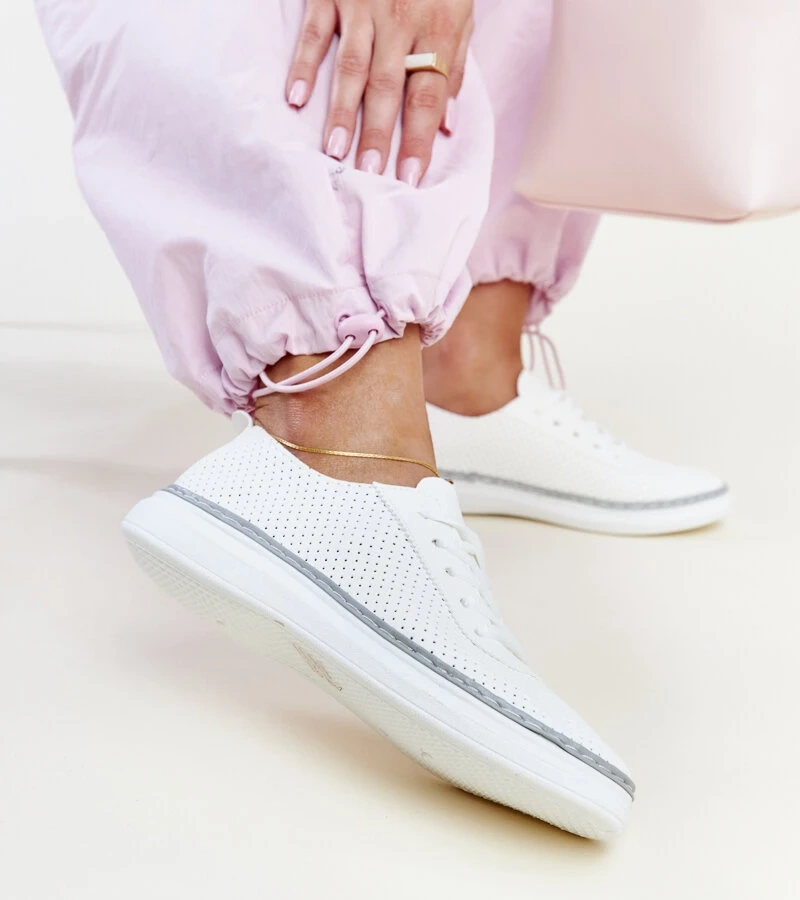 Biało-szare ażurowe tenisówki Biserka