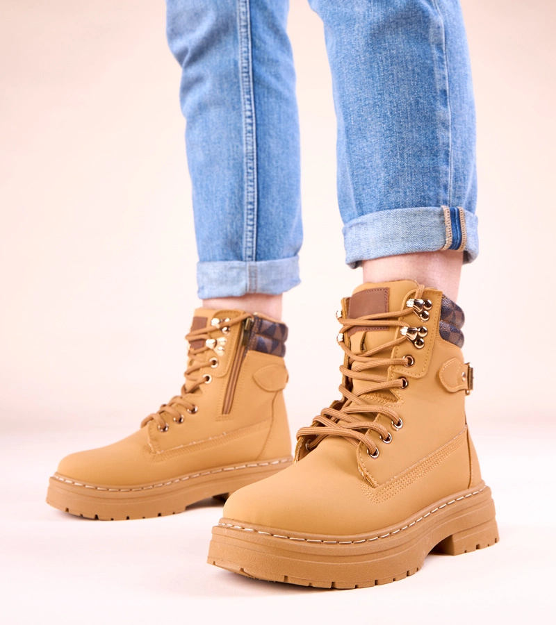 Brązowe traperki ocieplane z matowej ekoskóry Selio