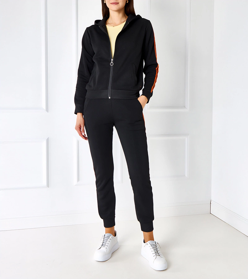 Czarny komplet z pomarańczowymi paskami Celia