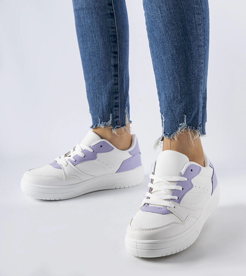 Białe sneakersy z fioletowym akcentem Fournie